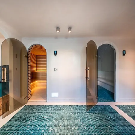Chalet De Gamme Proche Des Pistes Avec Sauna Et Parking Privé - Fr-1-344-1209 *